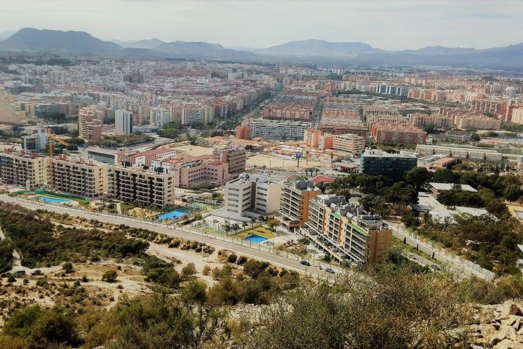 Apartamento Modern Flat At Garbinet With Wifi Alicante Exterior foto